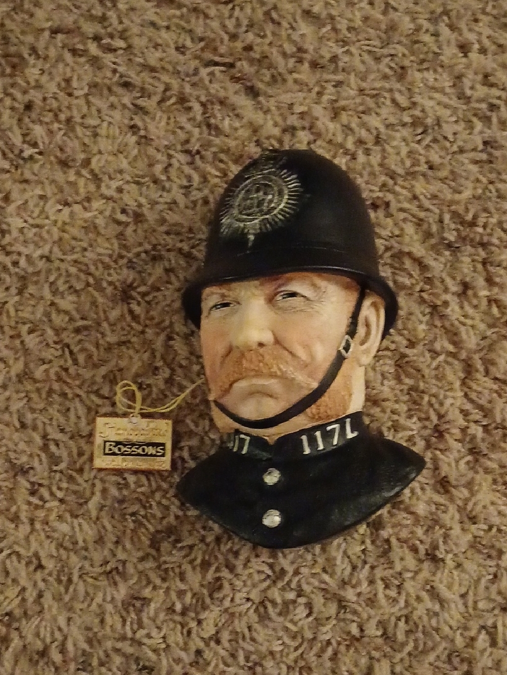 Bossons-Style Black Policeman Wall Bust - Classic Decorative Accent